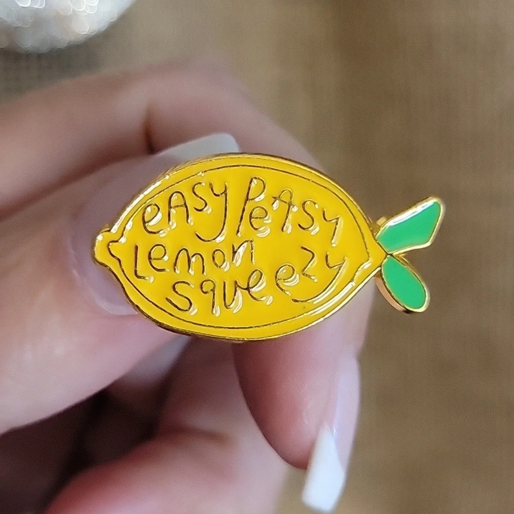 🔥LAST ONE🔥 EASY PEASY LEMON PIN - Picture 1 of 5